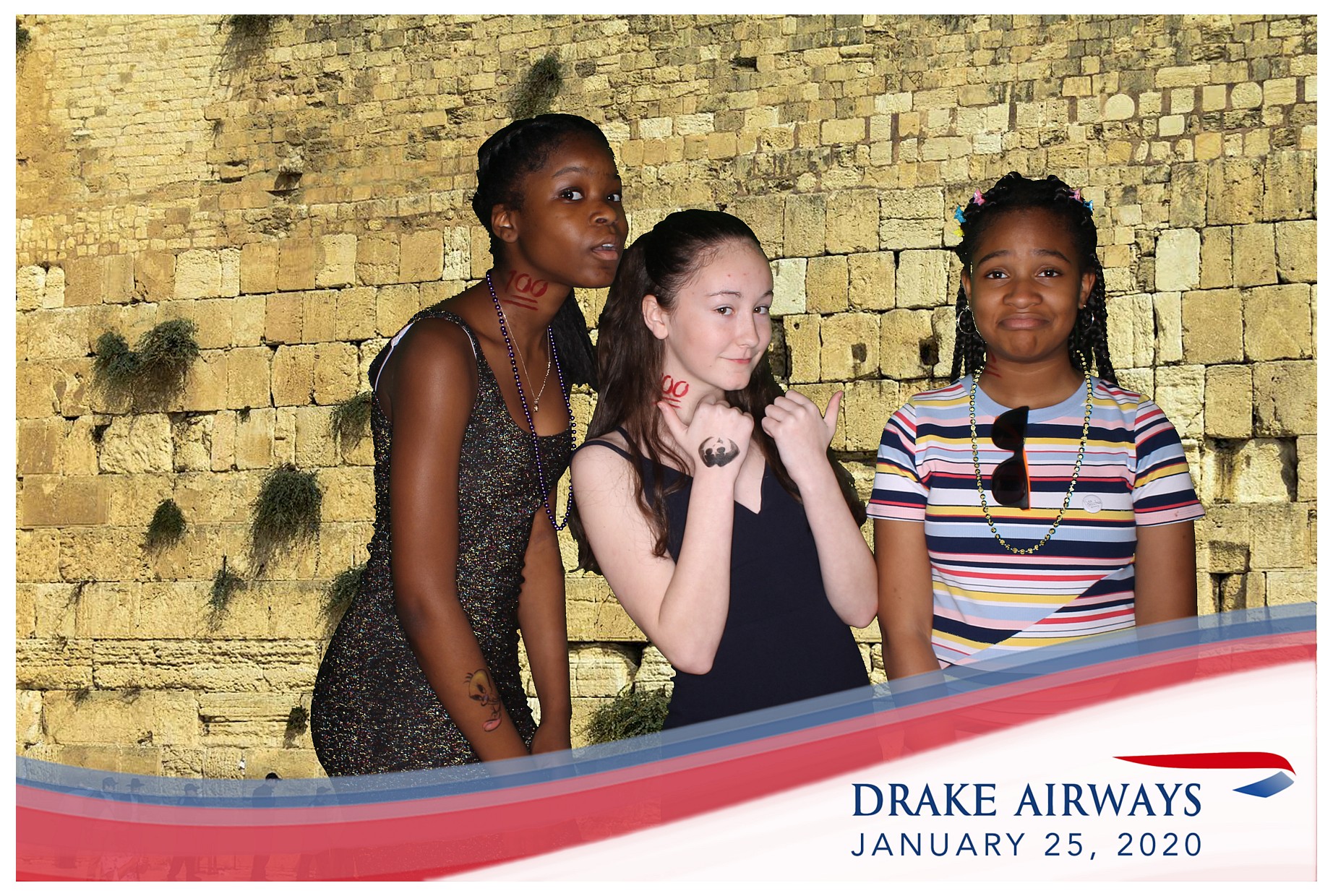 Drake Airways | View more photos from the event at gallery.photoboothcincy.com/u/PhotoBoothCincy/Drake-Airways
